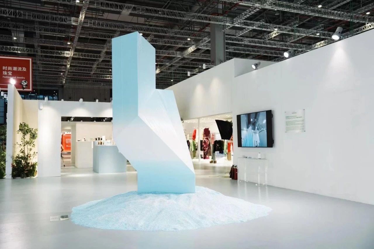 武漢展會(huì)設(shè)計(jì)搭建公司領(lǐng)你看最具有創(chuàng)意00家企業(yè)展臺(tái)的2023進(jìn)博會(huì)（百聯(lián)集團(tuán)展臺(tái)）4